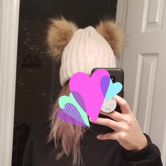 🤍GONE🤍Women's knitted double pom winter hat - Picture 2 of 3